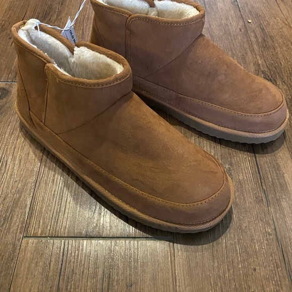 Old Navy Shoes - Old Navy NWT Tan Boots Moccasin Style